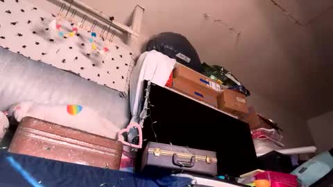 Snapshot of camdenwest chatting on 10/23/25, 03:55 Camden online show from 10/23/25, 03:55