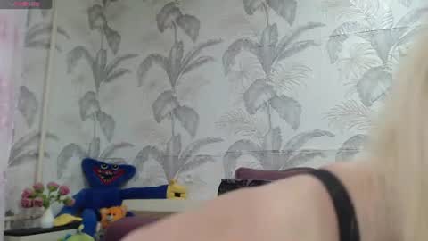 Snapshot of camdiva1 chatting on 06/20/26, 01:03 CamDiva1 online show from 06/20/26, 01:03