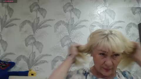 Snapshot of camdiva1 chatting on 06/26/26, 02:38 CamDiva1 online show from 06/26/26, 02:38