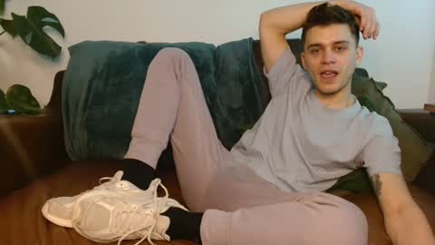 Snapshot of camdoattitude chatting on 01/29/25, 12:35 CamDoAttitude online show from 01/29/25, 12:35