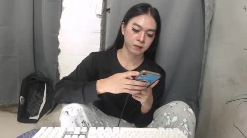 camela_star online show from 12/23/24, 10:21