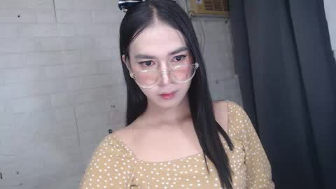 camela_star online show from 02/01/25, 10:34