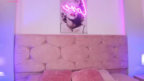 Snapshot of cameliaa_smiith chatting on 12/14/24, 03:18 Camelia Smith online show from 12/14/24, 03:18