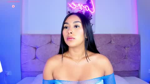 Snapshot of cameliaa_smiith chatting on 01/25/25, 03:09 Camelia Smith online show from 01/25/25, 03:09