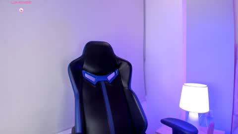 Snapshot of cameliaa_smiith chatting on 02/11/25, 04:33 Camelia Smith online show from 02/11/25, 04:33