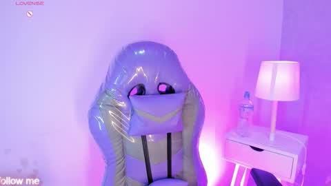 Snapshot of cameliaa_smiith chatting on 11/20/25, 04:01 Camelia Smith online show from 11/20/25, 04:01