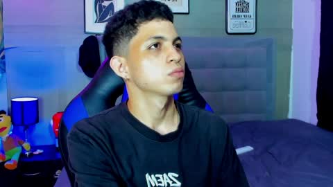 Snapshot of cameron_lux4 chatting on 04/09/26, 03:39 CAMERON online show from 04/09/26, 03:39