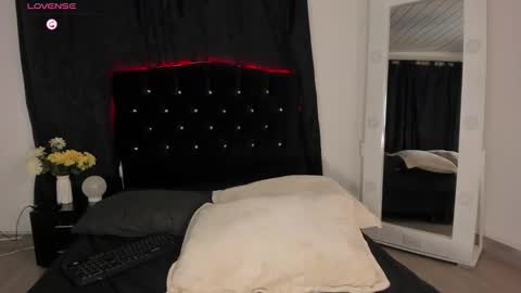 Camila cruz online show from 03/09/26, 08:35