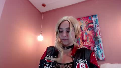 Snapshot of cami_fire chatting on 10/04/25, 09:57 Cami online show from 10/04/25, 09:57