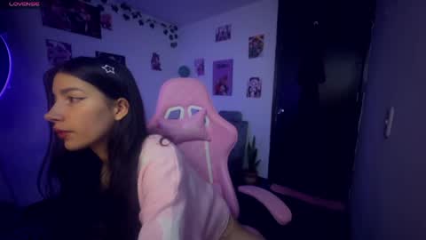 Snapshot of cami_mila99 chatting on 04/28/26, 05:23 CAMI online show from 04/28/26, 05:23