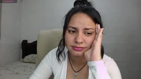 Snapshot of cami_valbuena chatting on 09/26/25, 09:08 Camila Valbuena online show from 09/26/25, 09:08