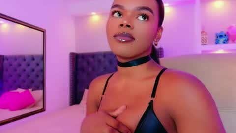 camiestrada online show from 09/29/25, 09:19