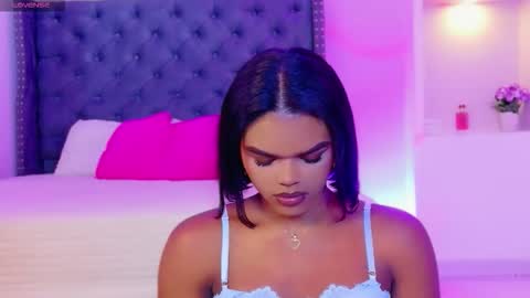 Snapshot of camiestrada chatting on 11/02/25, 01:19 camiestrada online show from 11/02/25, 01:19