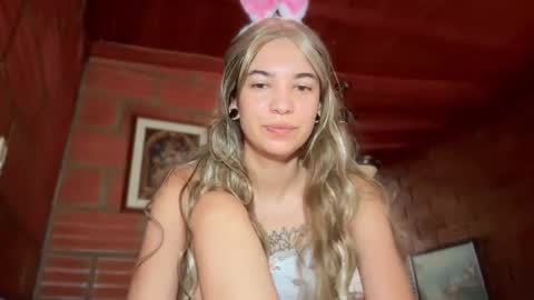 camii19y online show from 10/31/25, 04:41