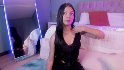 Snapshot of camii_bunnie chatting on 04/08/26, 03:50 Cami online show from 04/08/26, 03:50