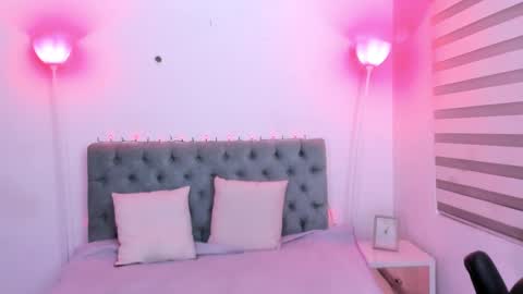 Camila Osorio online show from 01/15/25, 09:45