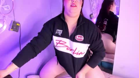 Camila Osorio online show from 11/20/25, 03:12