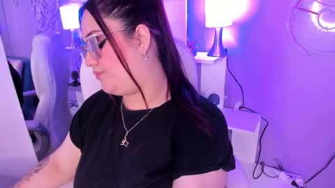 Camila Osorio online show from 11/21/25, 05:11