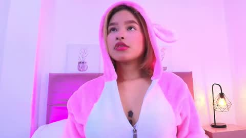 CamiilaGlow online show from 09/27/25, 12:43