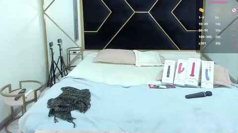 CamiilaReyes online show from 02/26/25, 11:15