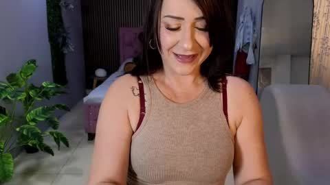 Snapshot of camil_milfdream chatting on 05/09/26, 11:04 Camil online show from 05/09/26, 11:04