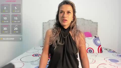 Snapshot of camila_borbon_ chatting on 04/21/26, 10:21 online show from 04/21/26, 10:21
