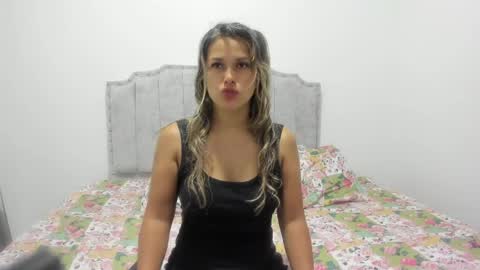 Snapshot of camila_borbon_ chatting on 06/01/26, 10:17 online show from 06/01/26, 10:17
