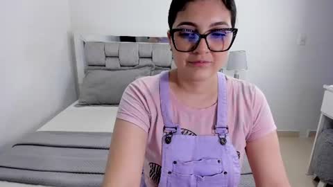 Snapshot of camila_buitrago chatting on 07/14/26, 02:05 Camila buitrago online show from 07/14/26, 02:05
