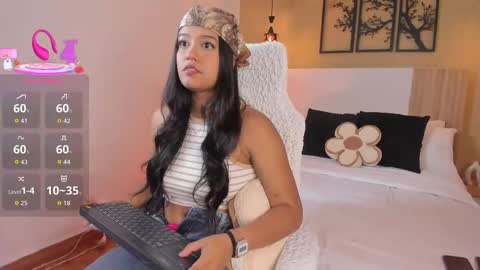 camila_bustamante_ online show from 10/01/25, 02:56