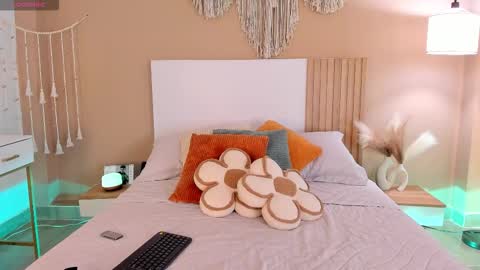 camila_bustamante_ online show from 02/18/26, 03:30