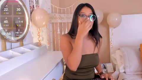 Snapshot of camila_bustamante_ chatting on 07/02/26, 04:02 camila_bustamante_ online show from 07/02/26, 04:02