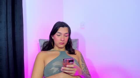 Snapshot of camila_coxx chatting on 12/07/24, 01:36  s online show from 12/07/24, 01:36