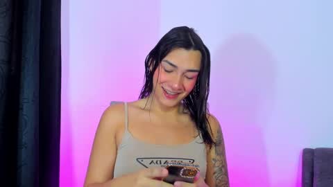 Snapshot of camila_coxx chatting on 12/08/24, 09:08  s online show from 12/08/24, 09:08