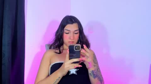Snapshot of camila_coxx chatting on 12/18/24, 04:09  s online show from 12/18/24, 04:09