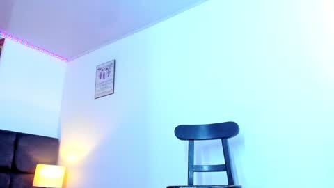 Snapshot of camila_coxx chatting on 01/10/25, 07:25  s online show from 01/10/25, 07:25