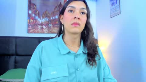 Snapshot of camila_coxx chatting on 01/15/25, 05:08  s online show from 01/15/25, 05:08