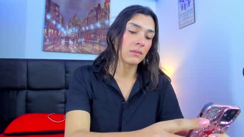 Snapshot of camila_coxx chatting on 01/22/25, 05:16  s online show from 01/22/25, 05:16