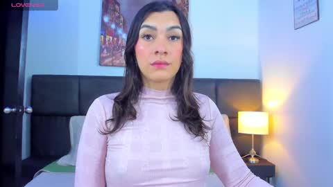 Snapshot of camila_coxx chatting on 01/24/25, 05:21  s online show from 01/24/25, 05:21