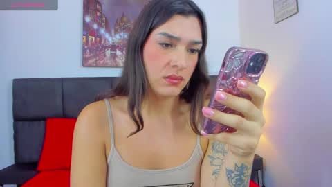 Snapshot of camila_coxx chatting on 01/26/25, 09:29  s online show from 01/26/25, 09:29