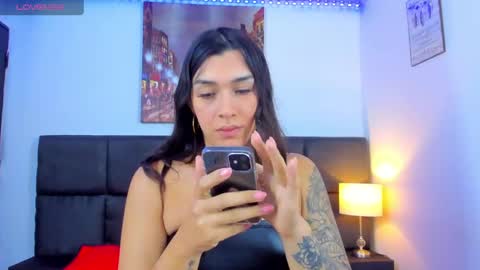 Snapshot of camila_coxx chatting on 01/28/25, 12:54  s online show from 01/28/25, 12:54