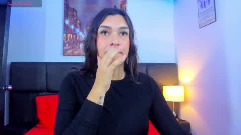 Snapshot of camila_coxx chatting on 01/31/25, 06:02  s online show from 01/31/25, 06:02