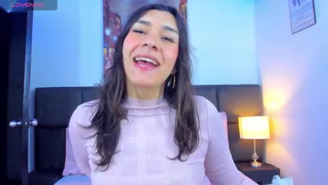 Snapshot of camila_coxx chatting on 02/02/25, 04:37  s online show from 02/02/25, 04:37