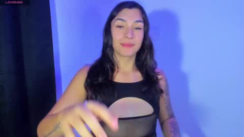 Snapshot of camila_coxx chatting on 02/13/25, 05:16  s online show from 02/13/25, 05:16