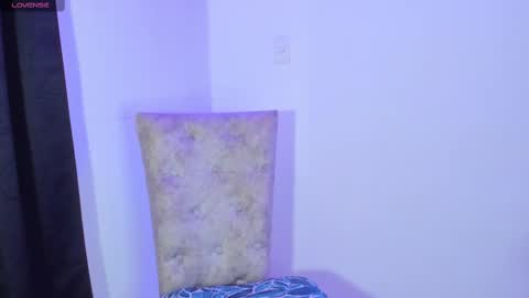 Snapshot of camila_coxx chatting on 02/27/25, 09:14  s online show from 02/27/25, 09:14