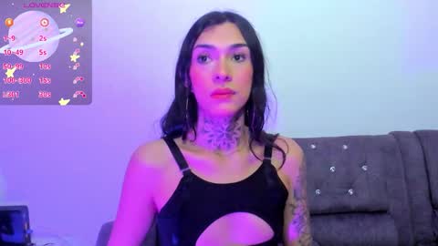 Snapshot of camila_coxx chatting on 12/23/25, 05:49 s online show from 12/23/25, 05:49