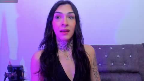 Snapshot of camila_coxx chatting on 01/07/26, 03:31 s online show from 01/07/26, 03:31