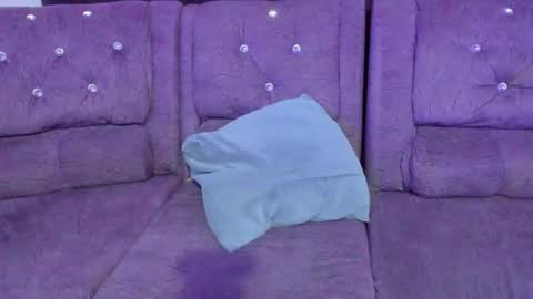 Snapshot of camila_coxx chatting on 03/23/26, 05:22 s online show from 03/23/26, 05:22