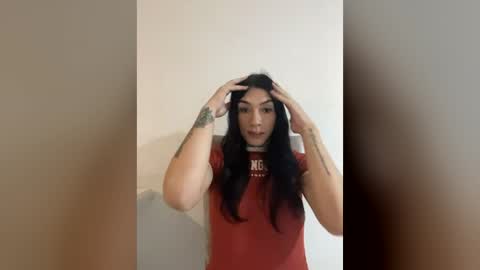 Snapshot of camila_coxx chatting on 04/01/26, 02:56 s online show from 04/01/26, 02:56