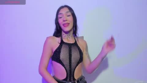 Snapshot of camila_coxx chatting on 05/05/26, 11:13 s online show from 05/05/26, 11:13