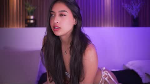 Camila online show from 11/11/25, 04:12